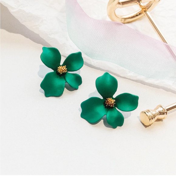 “Riya” Minimalist Cute Teal/Turquoise Gold Floral Stud Minimalist Cute Earrings - Picture 4 of 11